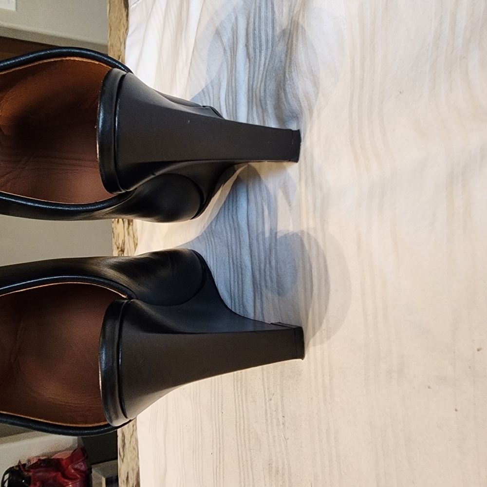 Givenchy Black Ankle Boots with High-Quality Leather and Sleek Design